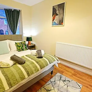 Modern - Near Luton Station Apartment Luton (Bedfordshire)